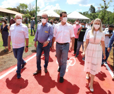 O governador Carlos Massa Ratinho Junior esteve nesta sexta-feira (19) no município de Ivaiporã e confirmou o repasse de R$ 36,1 milhões para obras de infraestrutura urbana e rodoviária. Foto: Ari Dias/AEN