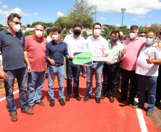 O governador Carlos Massa Ratinho Junior esteve nesta sexta-feira (19) no município de Ivaiporã e confirmou o repasse de R$ 36,1 milhões para obras de infraestrutura urbana e rodoviária. Foto: Ari Dias/AEN