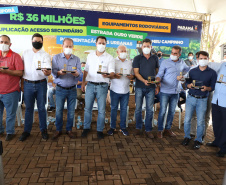 O governador Carlos Massa Ratinho Junior esteve nesta sexta-feira (19) no município de Ivaiporã e confirmou o repasse de R$ 36,1 milhões para obras de infraestrutura urbana e rodoviária. Foto: Ari Dias/AEN