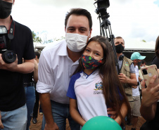 O governador Carlos Massa Ratinho Junior esteve nesta sexta-feira (19) no município de Ivaiporã e confirmou o repasse de R$ 36,1 milhões para obras de infraestrutura urbana e rodoviária. Foto: Ari Dias/AEN