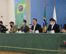 O governador Carlos Massa Ratinho Junior e secretários de Estado apresentam nesta sexta-feira (26), em conjunto com a Polícia Rodoviária Federal, detalhes do plano de operação para o fim da concessão das rodovias paranaenses, que ocorre neste final de semana.  - 26/11/2021 - Foto:Jonathan Campos/AEN