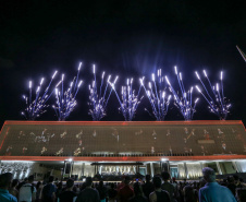 Natal Palácio Iguaçu continua a encantar com apresentações de música e luzes neste sábado