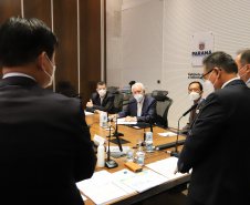 O vice governador Darci Piana e o Diretor Presidente da Invest Paraná, Eduardo Bekin participam  nesta segunda-feira  (29), de audiencia com o presidente da Câmara de Comércio e Indústria Brasil Coreia do Sul  no Palacio Iguacu.   Curitiba, 29/11/2021 -  Foto: Geraldo Bubniak/AEN