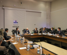 O vice governador Darci Piana e o Diretor Presidente da Invest Paraná, Eduardo Bekin participam  nesta segunda-feira  (29), de audiencia com o presidente da Câmara de Comércio e Indústria Brasil Coreia do Sul  no Palacio Iguacu.   Curitiba, 29/11/2021 -  Foto: Geraldo Bubniak/AEN