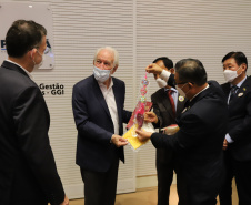 O vice governador Darci Piana e o Diretor Presidente da Invest Paraná, Eduardo Bekin participam  nesta segunda-feira  (29), de audiencia com o presidente da Câmara de Comércio e Indústria Brasil Coreia do Sul  no Palacio Iguacu.   Curitiba, 29/11/2021 -  Foto: Geraldo Bubniak/AEN