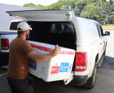 Distribuição das vacinas para regionais de saúde no Cemepar - Curitiba, 30/11/2021