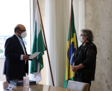 Auditora fiscal é condecorada com a primeira Medalha de Mérito Fazendário Paraná 