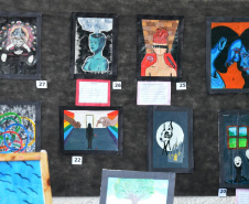 Alunos fazem exposição de arte inspirada no Expressionismo e no Surrealismo