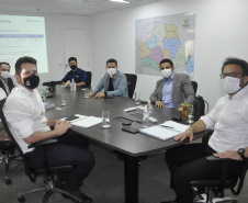 Fomento Paraná e diretoria da Fundação Parque Tecnológico de Itaipu (PTI), em reunião nesta terça, 9, em Curitiba, avançando nas conversações para estruturar a parceria entre as entidades a partir de um protocolo de intenções já assinado com objetivo de fomentar o ecossistema de inovação em Foz do Iguaçu e no oeste do Paraná. - Curitiba, 09/11/2021 - Foto: Fomento Paraná