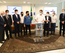 O governador Carlos Massa Ratinho Junior assinou nesta terça-feira (23) a liberação de mais R$ 71,7 milhões para o programa Casa Fácil Paraná, que financia o valor de entrada de moradias a famílias com renda de até três salários mínimos. Alvorada do Sul. Foto: Ari Dias/ AEN.