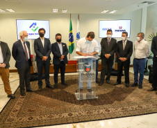 O governador Carlos Massa Ratinho Junior assinou nesta terça-feira (23) a liberação de mais R$ 71,7 milhões para o programa Casa Fácil Paraná, que financia o valor de entrada de moradias a famílias com renda de até três salários mínimos. Arapongas. Foto: Ari Dias/ AEN.