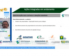 O Paraná intensificou, neste ano, as ações integradas para combate à deriva de defensivos agrícolas. Parte dos resultados, além de orientações e metas dessa iniciativa foram discutidos no evento online “Ação Integrada de Coexistência entre Agricultura, Apicultura, Meliponicultura e Sericicultura”, na quarta-feira (10). O debate teve a participação de representantes da Secretaria da Agricultura e do Abastecimento, Instituto de Desenvolvimento Rural do Paraná Iapar- Emater (IDR-Paraná), Agência de Defesa Agro