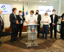 O governador Carlos Massa Ratinho Junior assinou nesta terça-feira (23) a liberação de mais R$ 71,7 milhões para o programa Casa Fácil Paraná, que financia o valor de entrada de moradias a famílias com renda de até três salários mínimos. Cascavel. Foto: Ari Dias/ AEN.