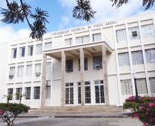 Em reunião extraordinária, convocada pela reitoria, o Conselho Universitário da Universidade Estadual de Ponta Grossa aprovou, nesta terça-feira (09), o retorno das atividades acadêmicas presenciais, inclusive as de extensão, a partir de 07 de fevereiro de 2022. O encontro, que foi realizado na forma remota, foi transmitido para toda a comunidade acadêmica via Youtube. - Ponta Grossa, 10/11/2021 - Foto: UEPG