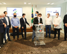 O governador Carlos Massa Ratinho Junior assinou nesta terça-feira (23) a liberação de mais R$ 71,7 milhões para o programa Casa Fácil Paraná, que financia o valor de entrada de moradias a famílias com renda de até três salários mínimos. Ibaiti. Foto: Ari Dias/ AEN.