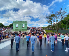 Escola de Dança Teatro Guaíra emociona o público no Parque São Lourenço. Foto: José Fernando Ogura/AEN