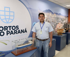 Atividade portuária é transformada em arte em exposição na Portos do Paraná