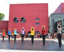 Escola de Dança Teatro Guaíra emociona o público no Parque São Lourenço. Foto: José Fernando Ogura/AEN