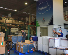 Paraná recebe 278 mil vacinas para D2, adolescentes e municípios de fronteira