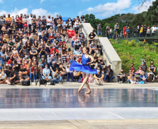 Escola de Dança Teatro Guaíra emociona o público no Parque São Lourenço. Foto: José Fernando Ogura/AEN