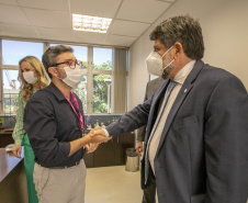 Nesta segunda-feira (22), o ministro Guilherme Caputo Bastos, do Tribunal Superior do Trabalho (TST), visitou a sede da Portos do Paraná, onde participou do II Seminário sobre Trabalho Portuário. Organizado pelo Órgão Gestor de Mão-de-Obra do Trabalhador Portuário Avulso (OGMO) de Paranaguá, o evento teve apoio da administração dos portos de Paranaguá e Antonina. - Paranaguá, 22/11/2021 - Foto: Claudio Neves/Portos do Paraná