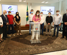 O governador Carlos Massa Ratinho Junior assinou nesta terça-feira (23) a liberação de mais R$ 71,7 milhões para o programa Casa Fácil Paraná, que financia o valor de entrada de moradias a famílias com renda de até três salários mínimos. Primeiro de Maio. Foto: Ari Dias/ AEN.