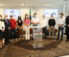 O governador Carlos Massa Ratinho Junior assinou nesta terça-feira (23) a liberação de mais R$ 71,7 milhões para o programa Casa Fácil Paraná, que financia o valor de entrada de moradias a famílias com renda de até três salários mínimos. Primeiro de Maio. Foto: Ari Dias/ AEN.