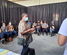 Em seis salas de oficinas, no município de Morretes, o projeto piloto VRS Mata Atlântica reuniu, nesta quinta e sexta-feira (25 e 26), mais de 50 produtores rurais e representantes de pupunha, banana, mandioca, juçara, frutos sazonais do Litoral, e operadores e prestadores de serviços do turismo. Eles são representantes dos municípios de Guaraqueçaba, Morretes e Antonina. - Antonina, 26/11/2021 - Foto: Investe Paraná