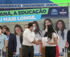 Governador do Paraná, Carlos Massa Ratinho Junior e o Secretario da Educação, Renato Feder participam do projeto Ganhando o Mundo. 