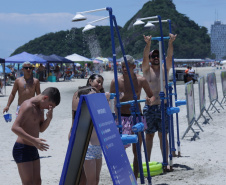 Duchas ecológicas, cadeiras anfíbias e passarelas garantem mais conforto no Litoral