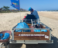 Sanepar retira cerca de 14 toneladas de resíduos por dia da orla do Litoral