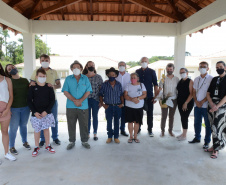 Projetos habitacionais entregues em Prudentópolis somam R$ 11,3 milhões de investimento do Governo do Estado à população. Enquanto famílias carentes vão receber imóveis de graça, idosos pagarão aluguel de 15% de um salário mínimo ao mês para manutenção do condomínio. - Curitiba, 21/12/2021 