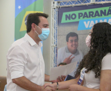 Governador do Paraná, Carlos Massa Ratinho Junior e o Secretario da Educação, Renato Feder participam do projeto Ganhando o Mundo. 