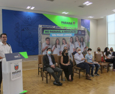 Governador do Paraná, Carlos Massa Ratinho Junior e o Secretario da Educação, Renato Feder participam do projeto Ganhando o Mundo. 