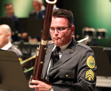 Concerto de Natal da Banda da PMPR emociona público no Teatro Guaíra e arrecada mais de duas toneladas de alimentos