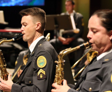 Concerto de Natal da Banda da PMPR emociona público no Teatro Guaíra e arrecada mais de duas toneladas de alimentos