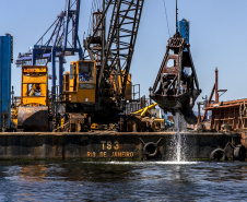 Etapa de detonação da derrocagem do canal de acesso do Porto de Paranaguá é concluída