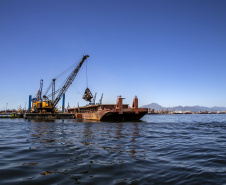 Etapa de detonação da derrocagem do canal de acesso do Porto de Paranaguá é concluída