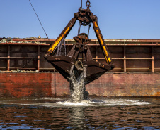 Etapa de detonação da derrocagem do canal de acesso do Porto de Paranaguá é concluída