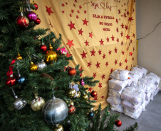 Em ação solidária de Natal, Portos do Paraná doa presentes e cestas básicas