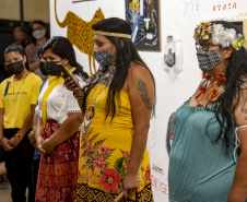 Conversa com artistas encerra exposição que revê acervo fotográfico do MUPA pelo olhar indígena