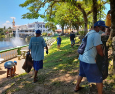 Sanepar retira cerca de 500 quilos de resíduos das margens do Rio Nhundiaquara em Morretes 