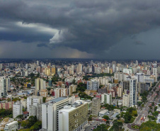 Frente fria traz chuvas e temperaturas fica mais amenas a partir desta quinta 