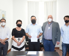 Docentes aprovados em concurso tomam posse na UENP