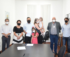 Docentes aprovados em concurso tomam posse na UENP