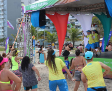 Esporte disponibiliza aulas de dança e muita diversão para todas as idades nas praias do Litoral