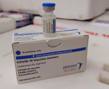 Paraná recebe 914 mil vacinas contra a Covid-19 e mais 294 mil Pfizer devem chegar ainda hoje