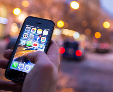 Procon-PR realiza pesquisa para saber qual a percepção dos consumidores sobre planos de telefonia celular