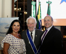 Darci Piana é homenageado com a Ordem Nacional do Mérito Comercial