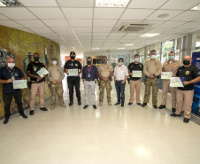 Polícia Federal entrega certificados de habilitação para embarcações públicas a Guardas Portuários